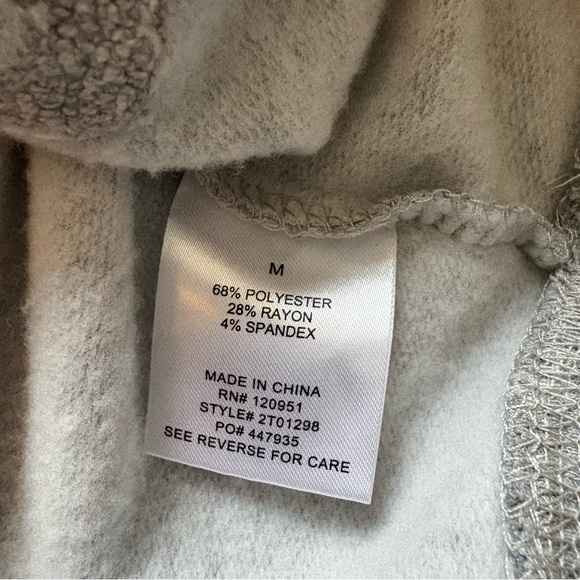 Olive + Oak Cropped Gray Sweatshirt with Embroidered Skulls, Sz M - Picture 12 of 12